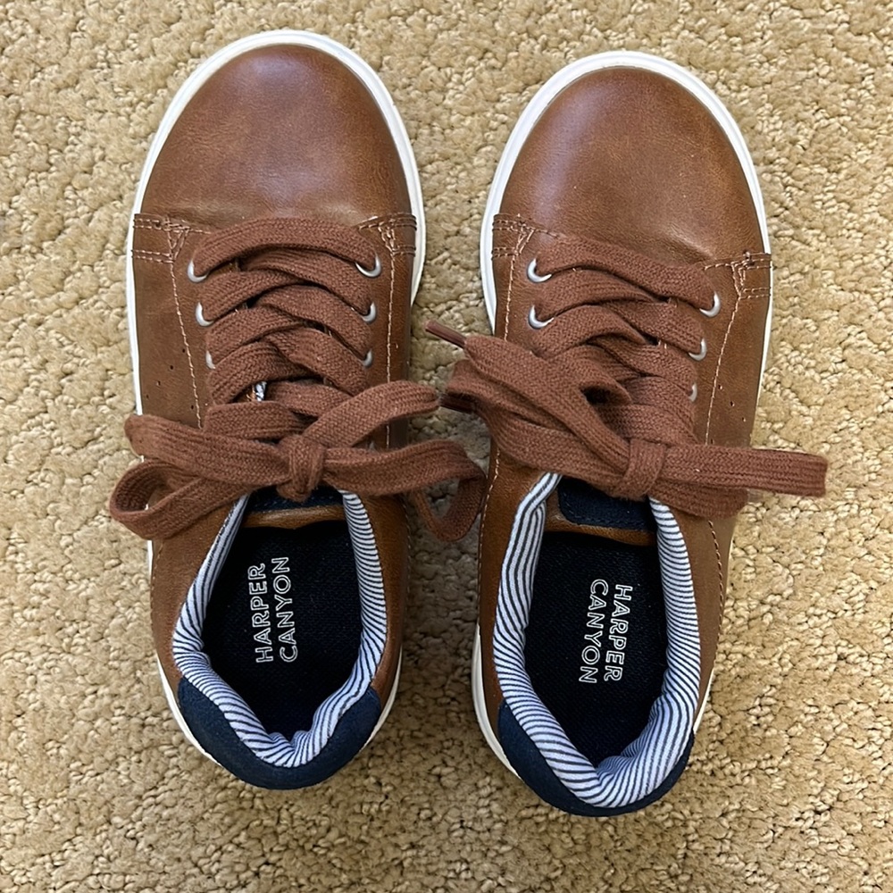 Boys Harper Canyon Eddie brown sneaker dress shoes